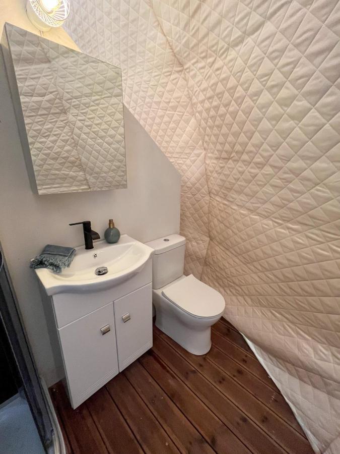 Отель Manna Gea Glamping Domes Воница Экстерьер фото