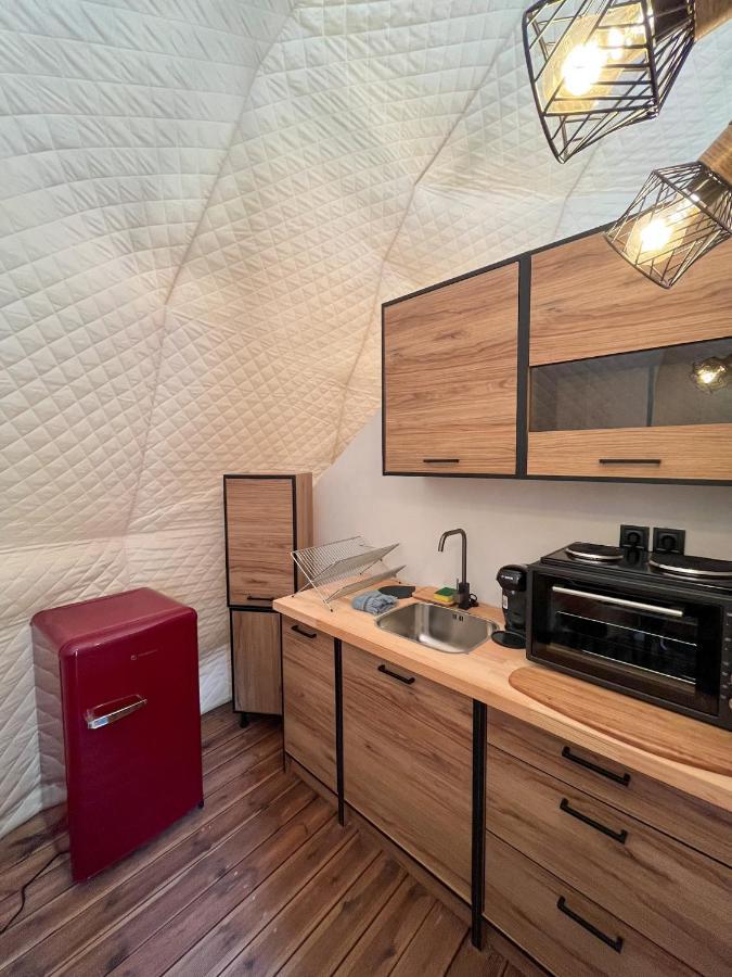 Отель Manna Gea Glamping Domes Воница Экстерьер фото
